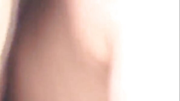 Feisty, petite blonde Mirjam kommer att hålla dig underhållen från början till slut i sina fräsande videor. Denna limber bombshell placerar till och med båda hennes fötter bakom huvudet när hon onanerar! Super hett!
