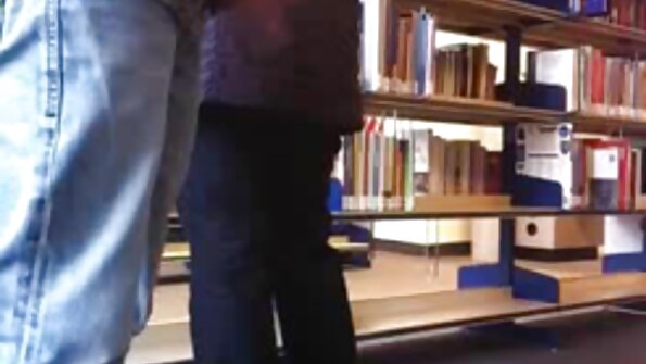 Ellie Jay leker med sina STORA tuttar