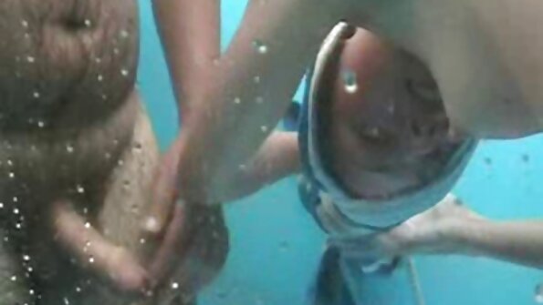 Gigi at Pacinos Adventures - Hot latina teen blir riktigt stygg med en slickepinne